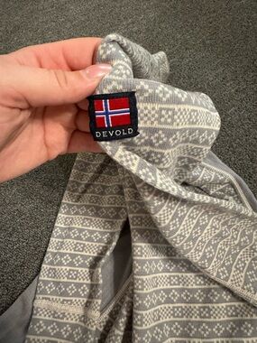 Devold Women's Long Sleeve Nordic Pattern Tee - Light Gray